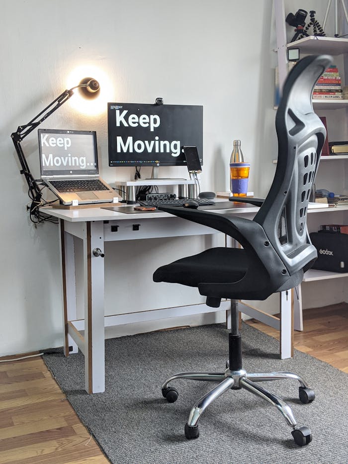 pexels-photo-4930018 Home Office Interior